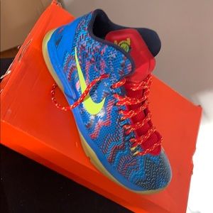 Boy GS KD size 7